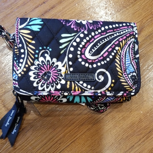 Vera Bradley Handbags - Vera Bradley crossbody